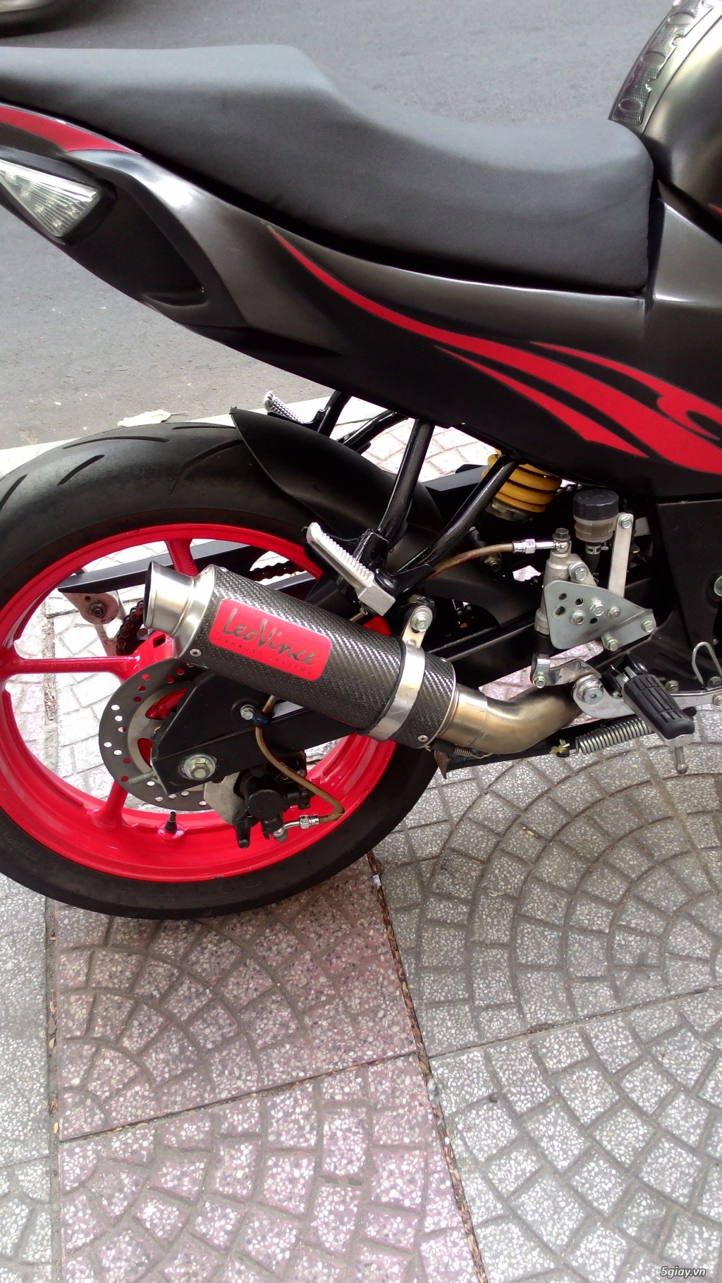 Moto FZ16 - độ full dàn áo độc - 1