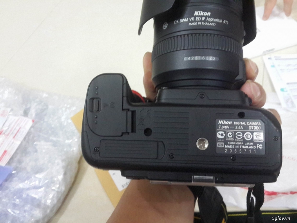 Nikon D7000 + lens 18-200VRII hàng mua bên Nhật new 99%