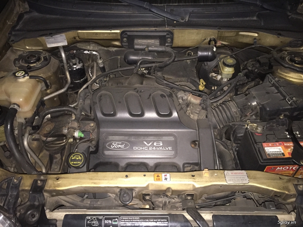 Bán Ford Escape 3.0 đời 2002 màu vàng máy xăng 1 đời chủ