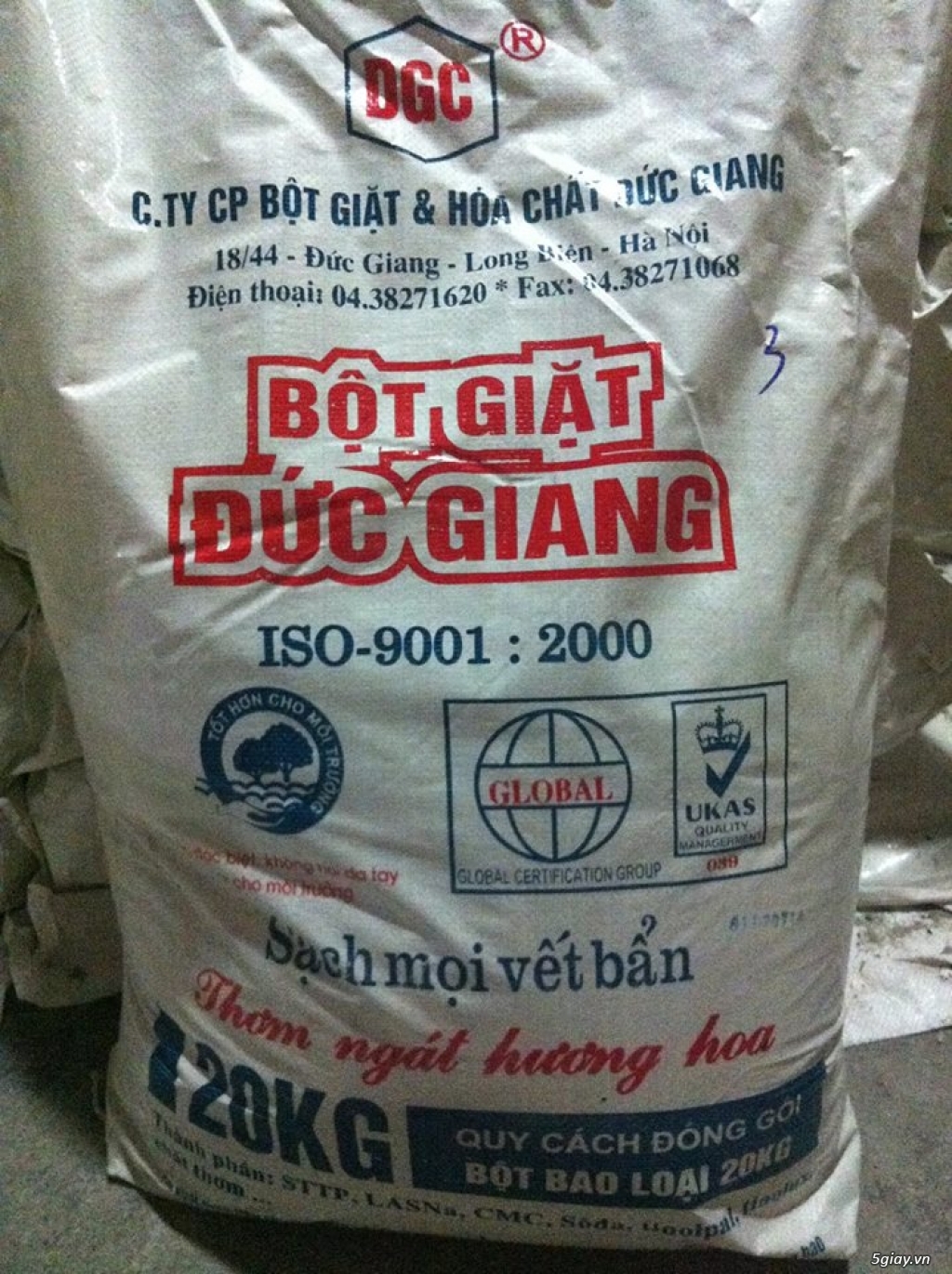 Bán bột giặt, sữa tắm, nước tẩy rửa giá rẻ - 1