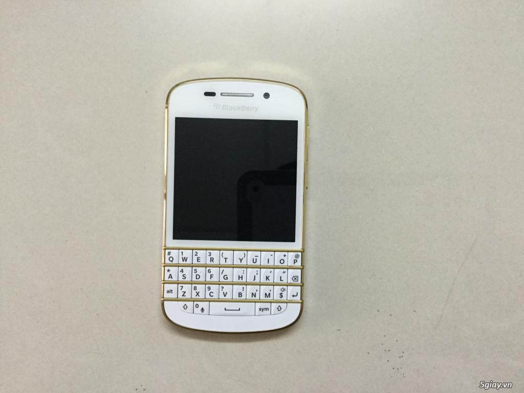 Bán Blackberry Q10 gold special edition!