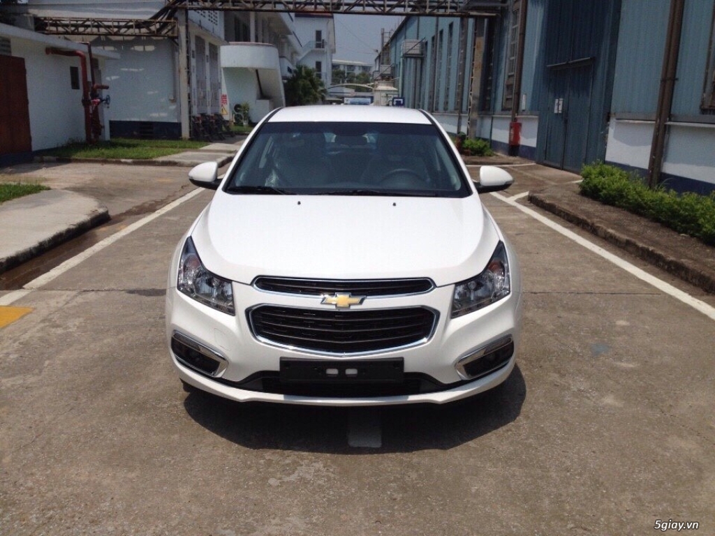 Chevrolet Cruze chiết khấu hấp dẫn