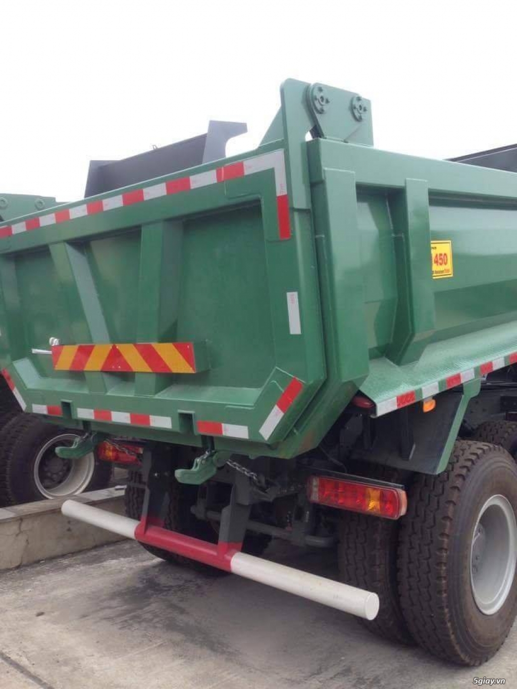 Howo ben 4 chân thùng đúc 2016 - 2