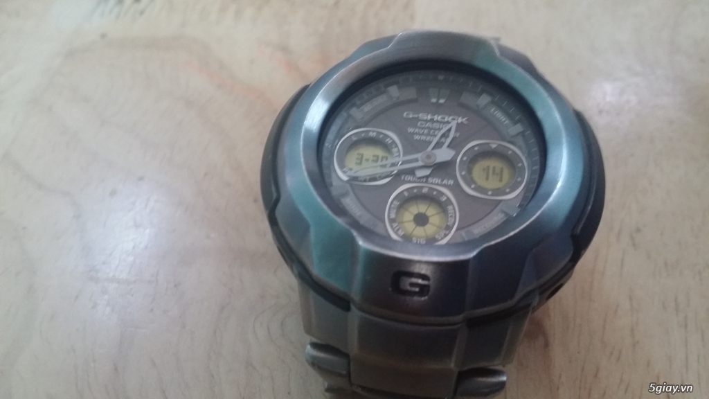 Đồng hồ Casio G-Shock dây Titanium hàng xách tay Nhật Bản.