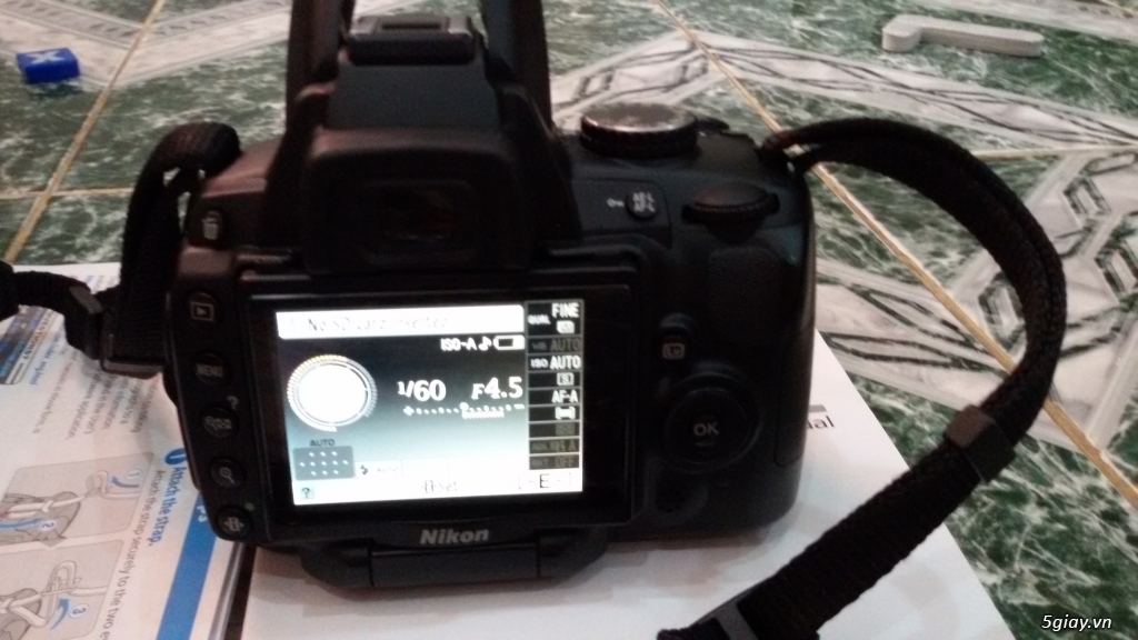 Cần bán máy chụp hình DSLR Nikon D5000 + len kit 99,9% - 1