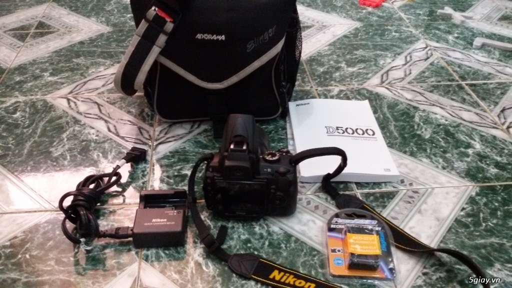 Cần bán máy chụp hình DSLR Nikon D5000 + len kit 99,9%
