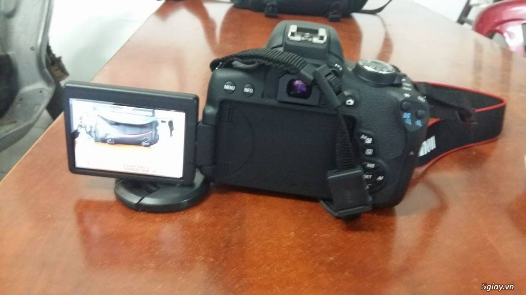 Canon 750D Body (Chính hãng) / Mới 99% / Fullbox