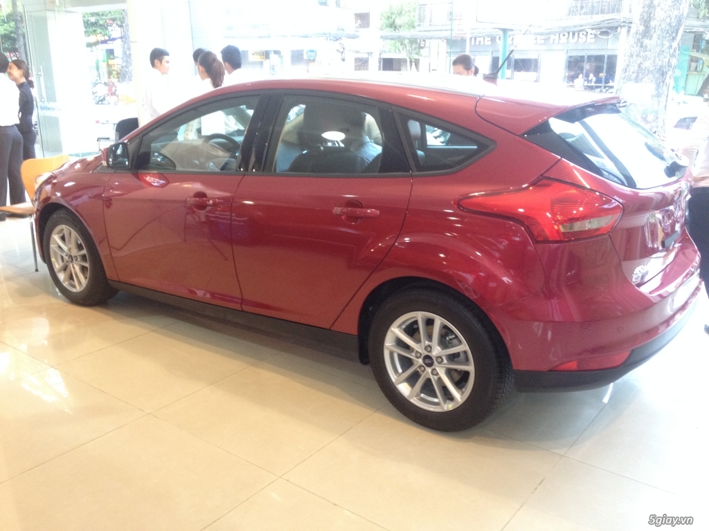 Ford Focus 1.6AT Sport Màu đỏ- Chỉ Còn Một Chiếc Duy Nhất -  Hot Hot Hot - 1