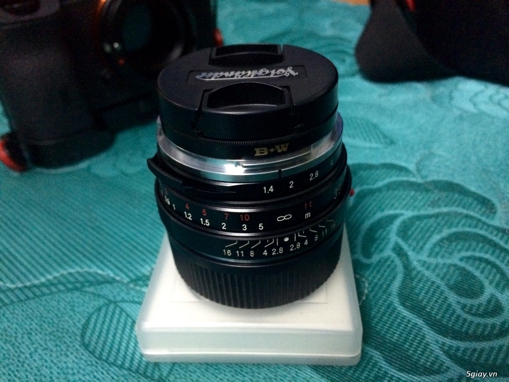 Ống kính Voigtlander 35mm f/1.4 - 1