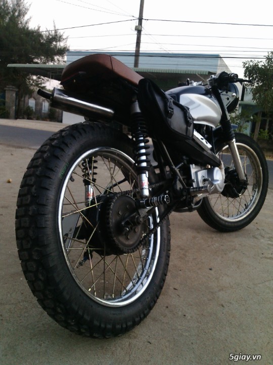 Minsk 2 thì côn tay .lên cafe racer.