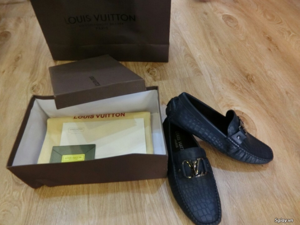 Cần Share lại 1 đôi giày Louis Vuiton Hàng Super*** mới 100%