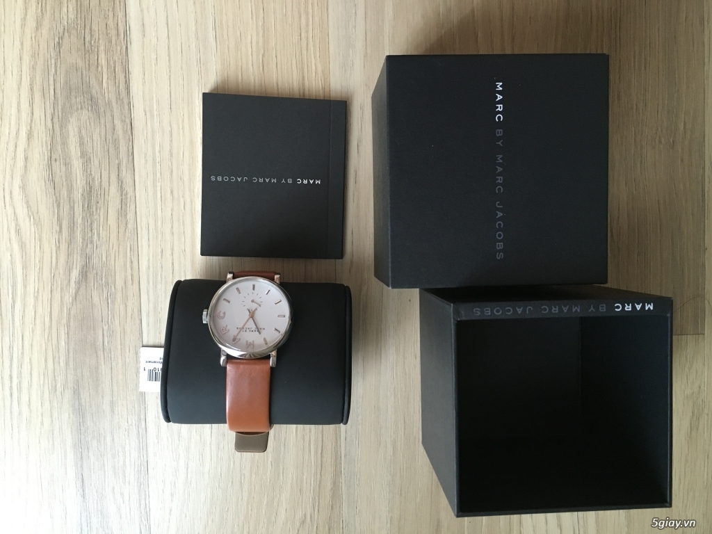 Đồng hồ Marc by Marc Jacobs nữ - dây da - hàng mới full box xách tay Mĩ - 1