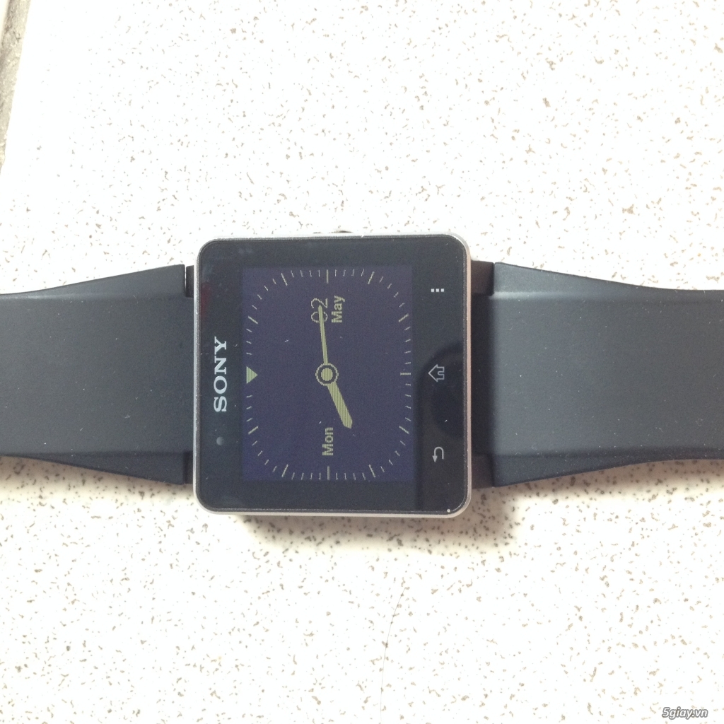 Sony Smart watch 2 pin trâu,hiển thị đồng hồ liên tục