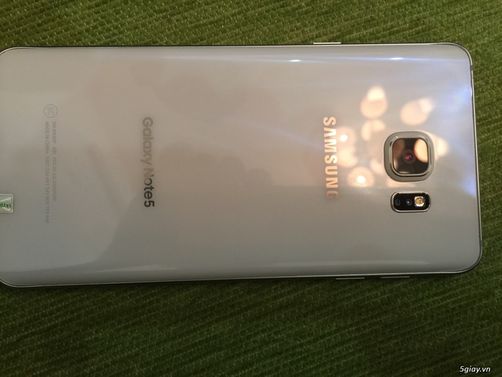 CẦN RA ĐI 1 EM NOTE 5 TRẮNG, 98%
