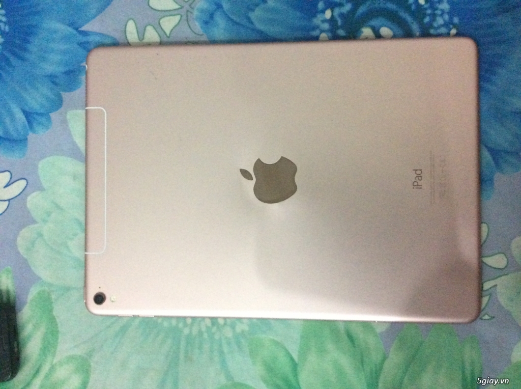 iPad Pro 9,7ince màu Hồng 32Gb , bản 3G+wifi, máy Mỹ, mới active được 3 tuần, giá 13,2tr