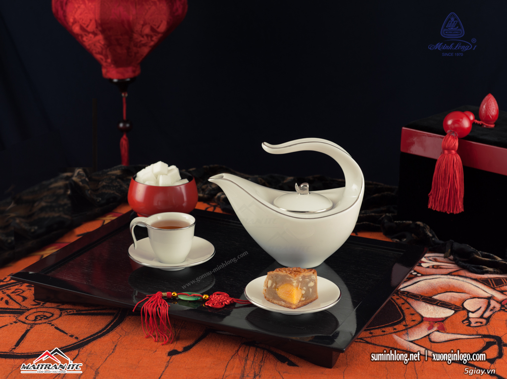 Bộ ấm trà Gốm sứ Minh Long Anh Vũ Chỉ Bạch Kim 0.45L