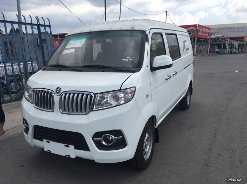 cần bán xe bán tải 5 chổ,tải trọng hàng 695 kg