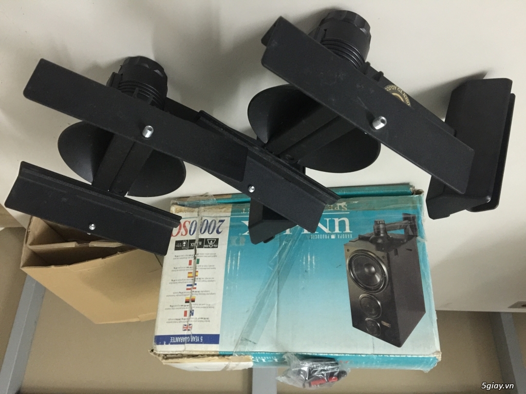 Bán cặp treo loa UNI LOK