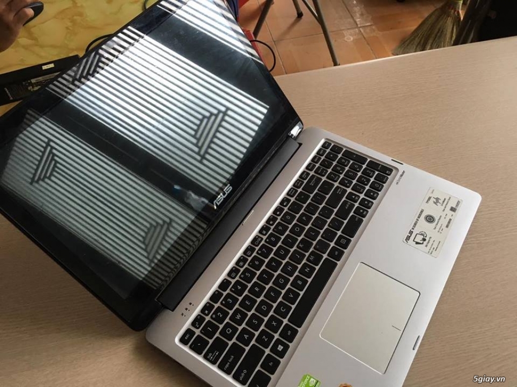 Laptop Asus TP550LD - 1
