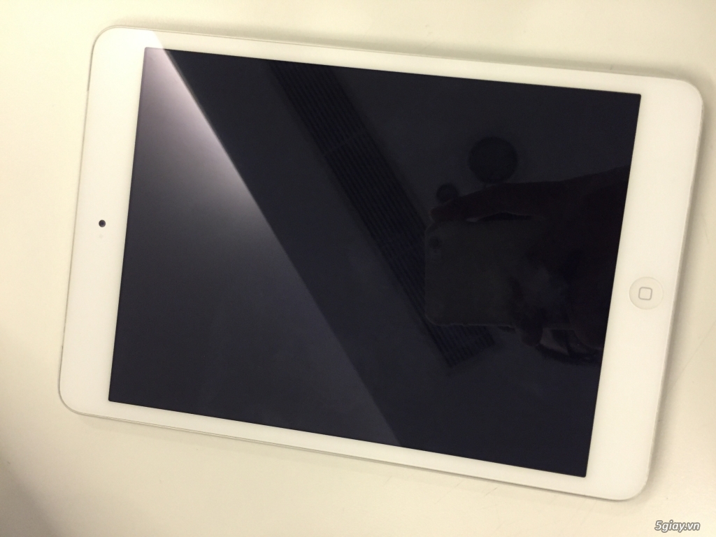 iPad MINI 2 4G WIFI bản 16 GB nữ xài mới 99% giá tốt