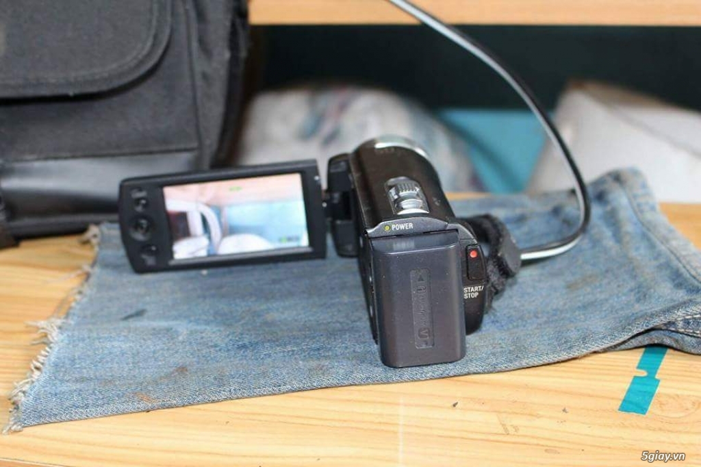 Máy quay phim handycam - 1