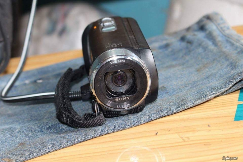 Máy quay phim handycam - 2