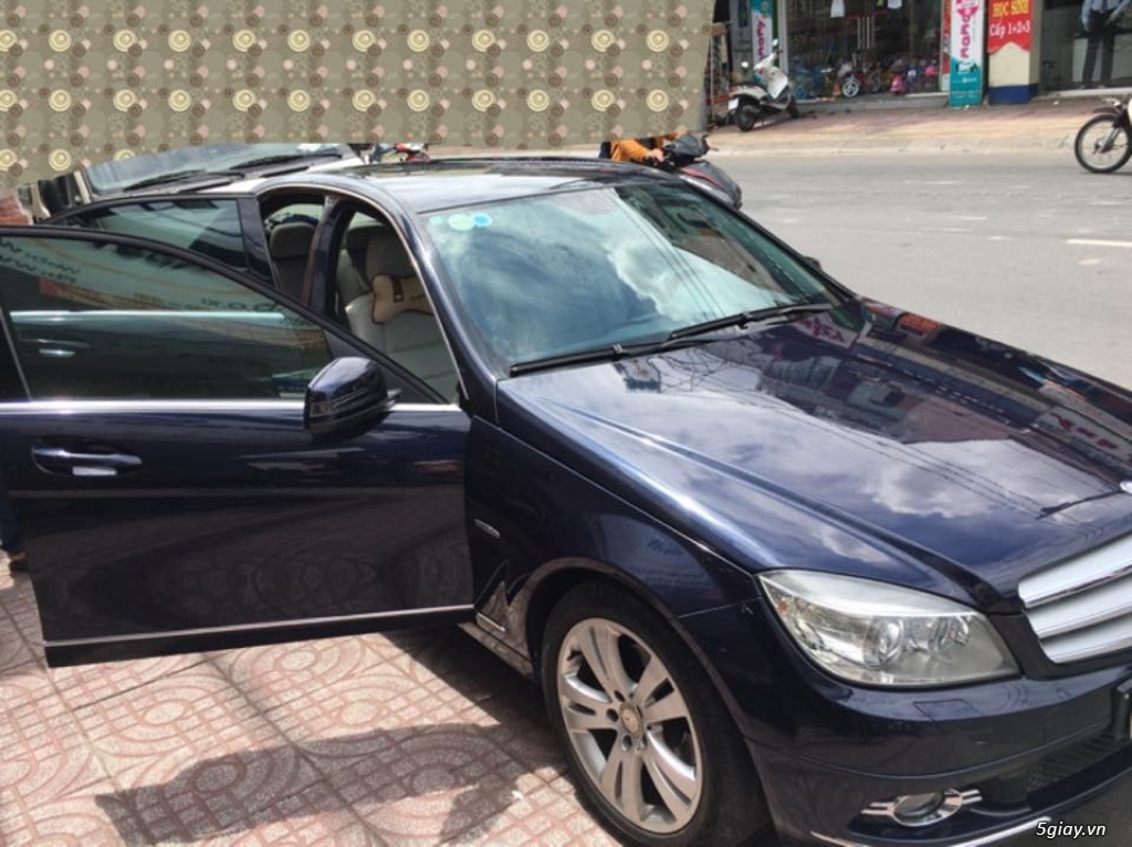 Mercedes Benz 2010 - 5