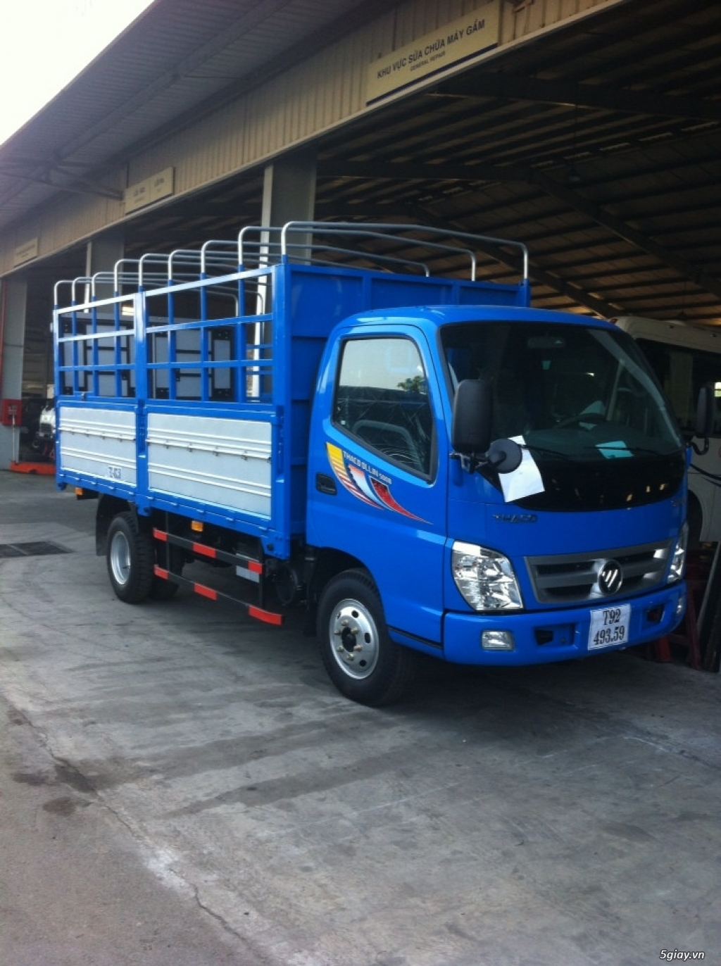 xe tải thaco ollin 5 tấn thùng dài 4m2 - 4