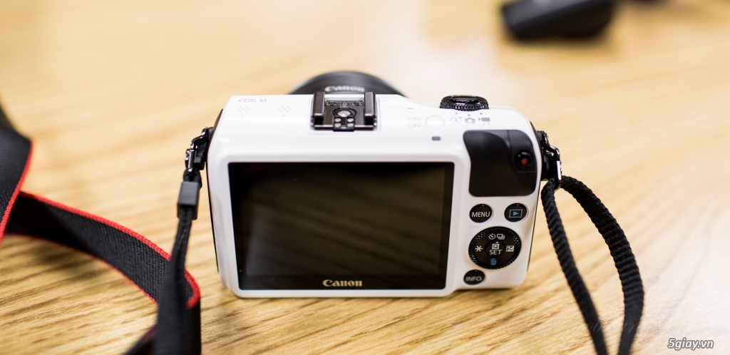 Thanh lý nhanh máy KTS Canon + 2 lens - 1