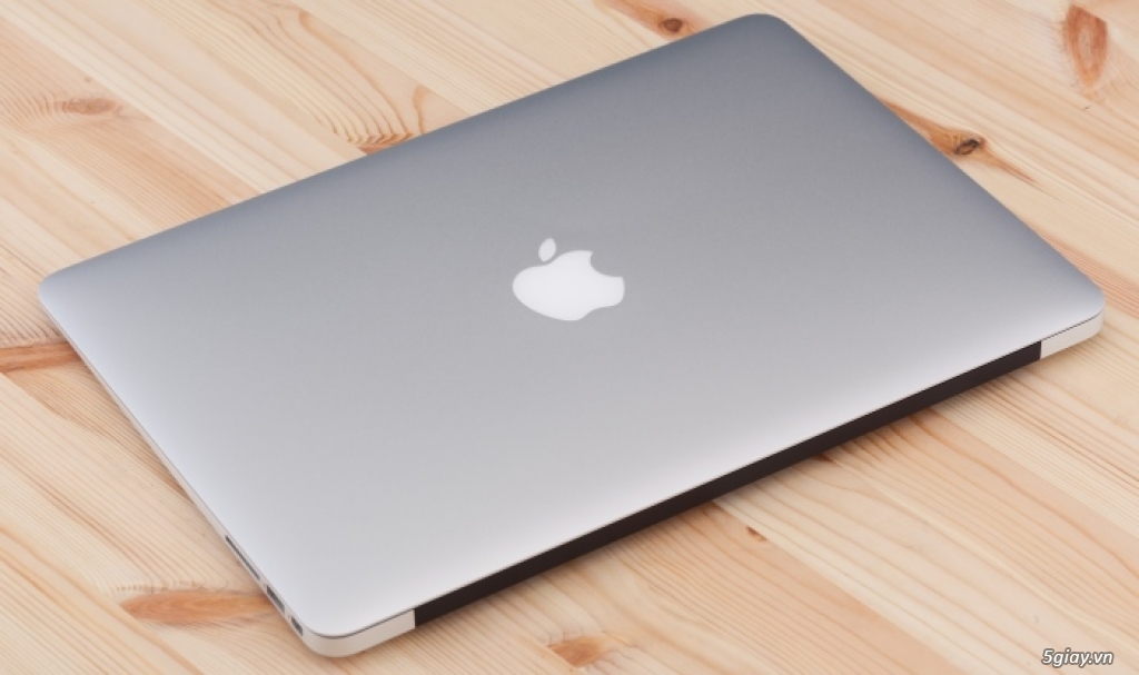 MacBook Air 13 model 2014 (MD760LL/B) Like new