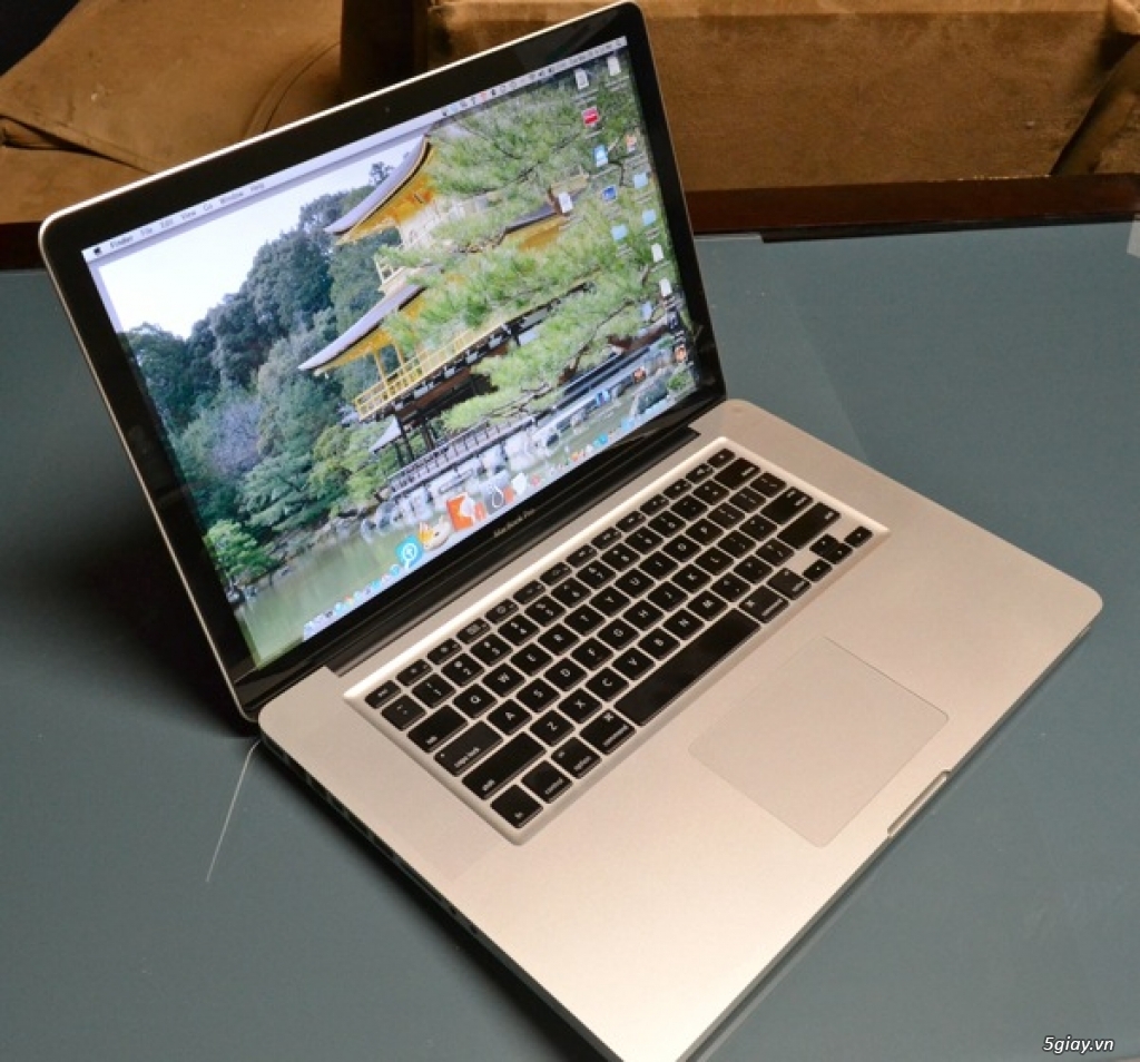 Macbook Pro core i7 - 1