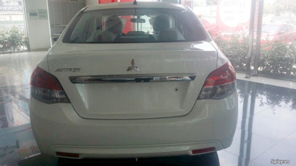 Bán xe Mitsubishi Attrage đời 2016 mới tại Tp.HCM - 3