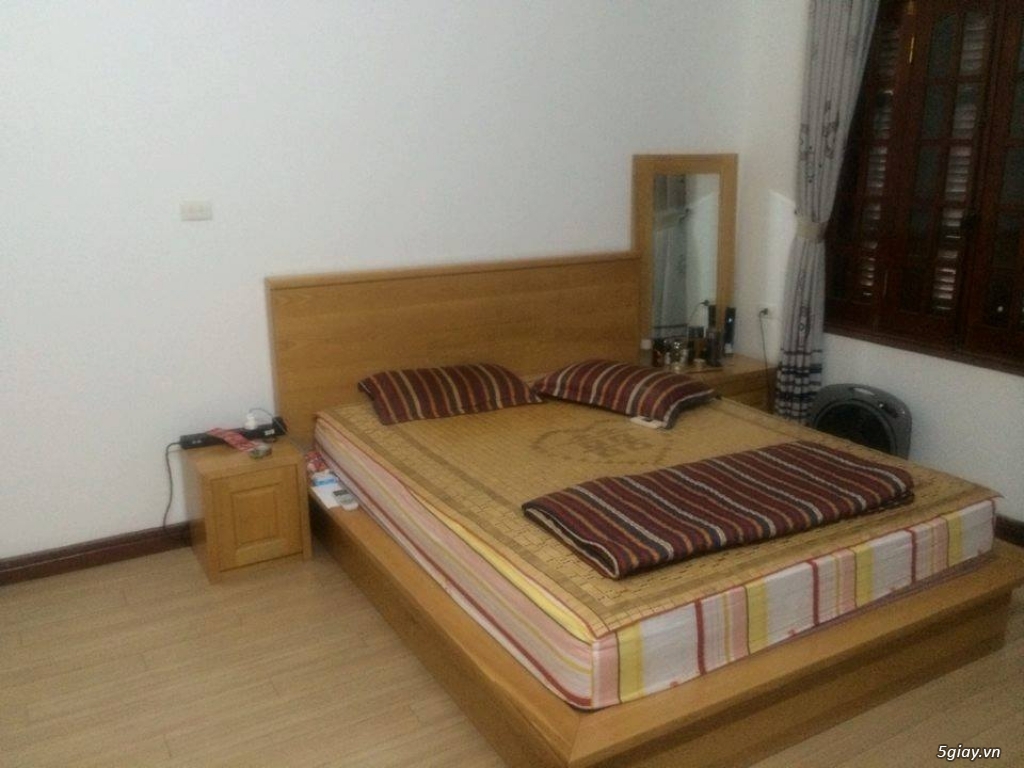 Bán gấp nhà Phố Giáp Nhị, DT 130M, 2 TẦNG, MT 4.5m, 6.4 TỶ. Ngõ 2 ô tô tránh nhau, có thương lượng.