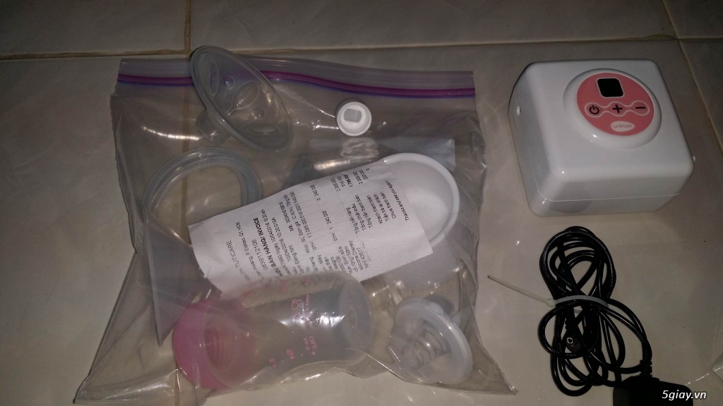 Thanh lý Máy hút sữa bằng điện Unimom Allegro BPA free (có mátxa silicon)