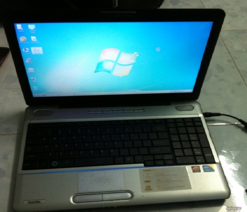 cần bán laptop toshiba i3 m330 ram2g,ổ cứng 320g - 1