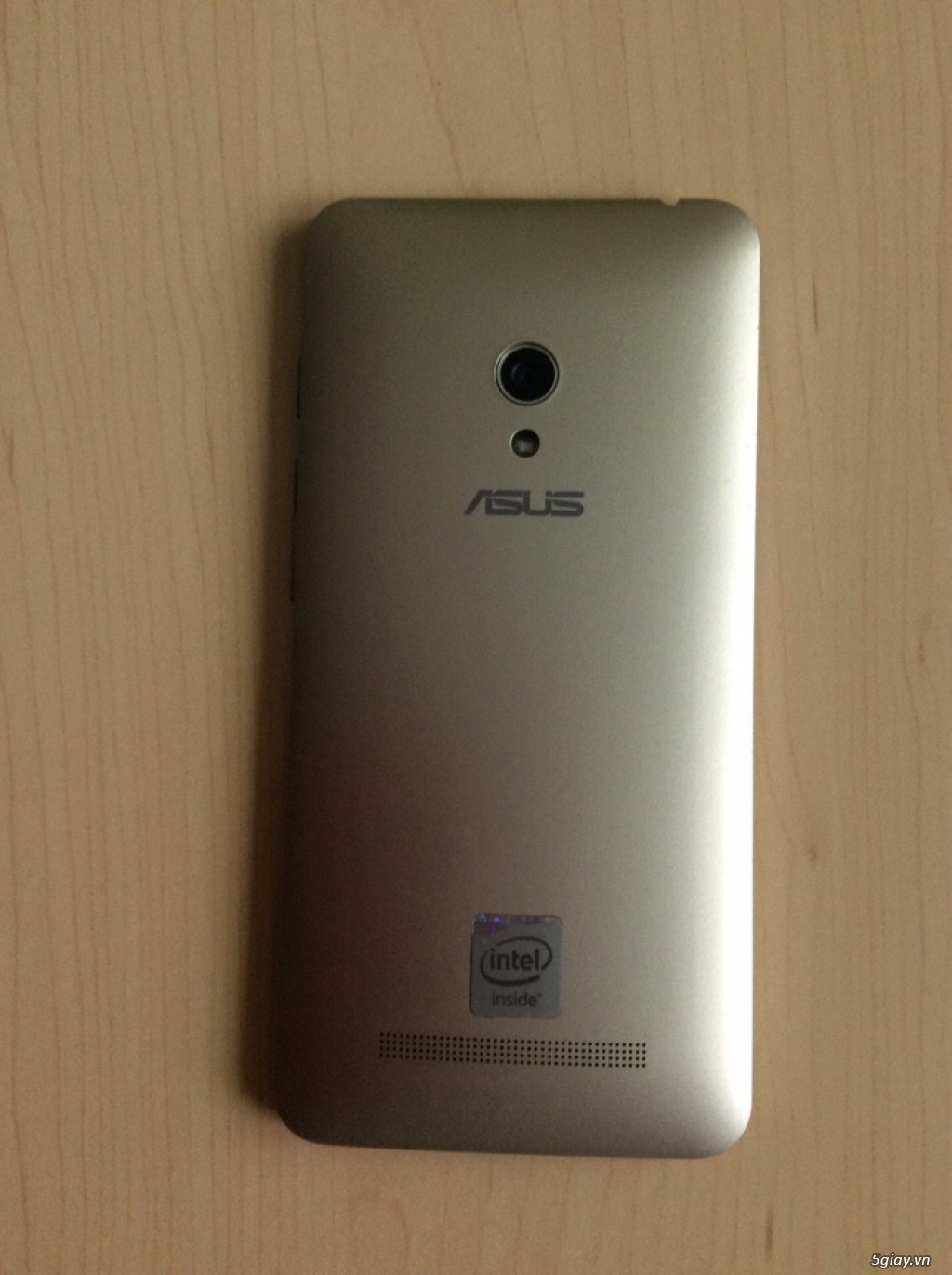 Bán gấp ASUS ZenFone 5 A500 16 GB 2 GB RAM (Gold) - 3