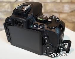 Nikon D5500 + Lens AF-S DX Nikkor 18-105mm f/3.5-5.6G ED VR