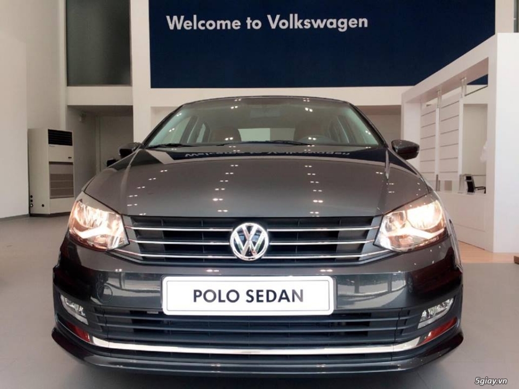 POLO SEDAN 2015