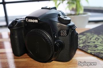 Body Canon 60D + Lent Fix 50 1.8 + Grip Chuẩn 60D