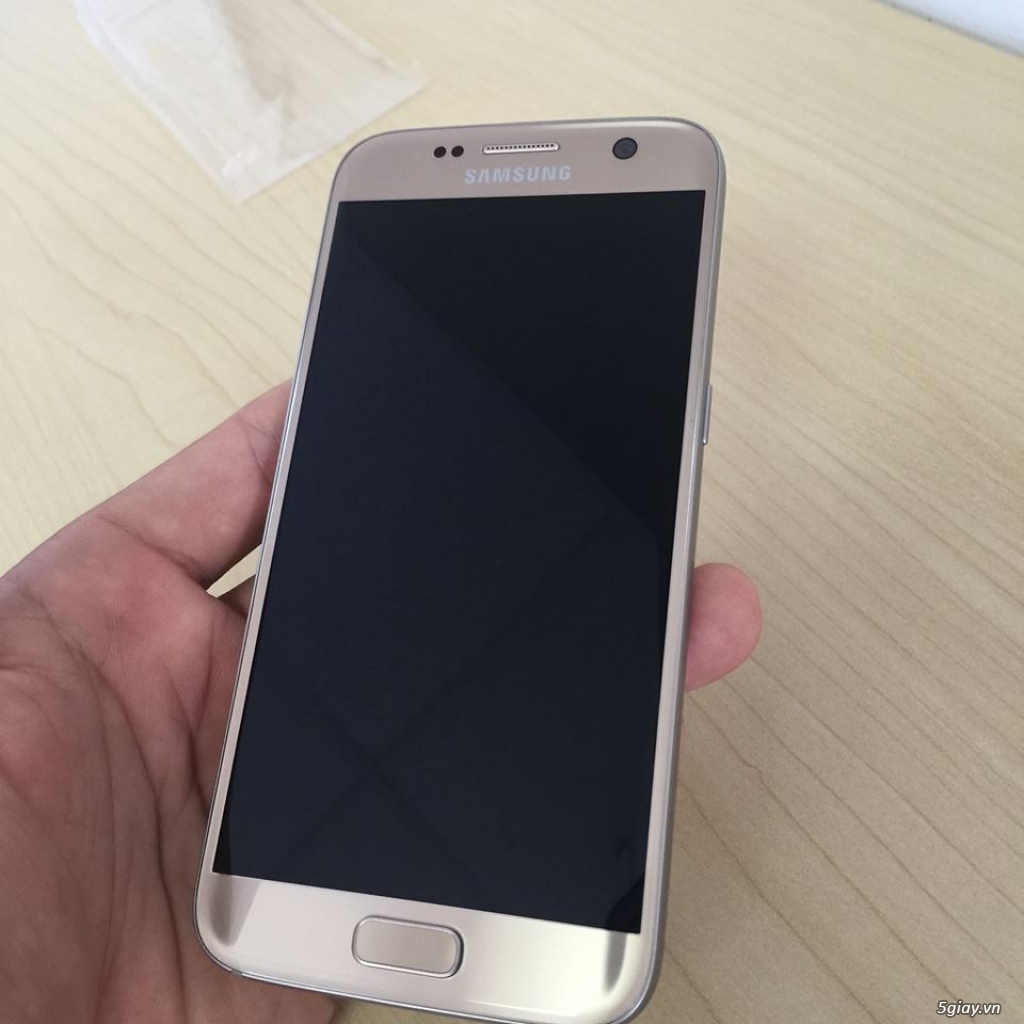 Cực HOT: Samsung Galaxy S7 32Gb Gold mới 100% chỉ 9tr!!!!