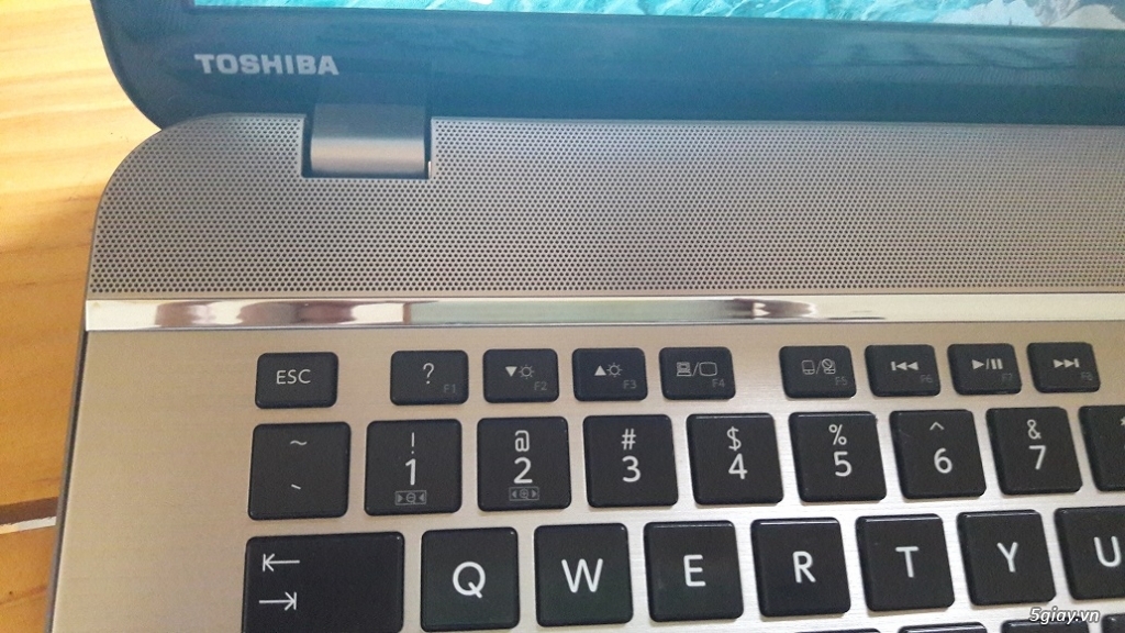 laptop quá khủng giá siêu rẻ - Toshiba P70, core i7-4700MQ,16gb,SSD 240gb - 2
