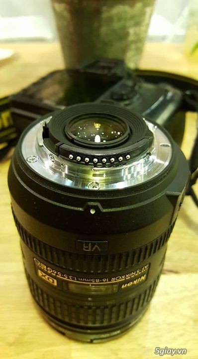 Cần bán Combo máy ảnh Nikon D90 + Lens Nikon 16-85-ED-DX Nữ Hoàng