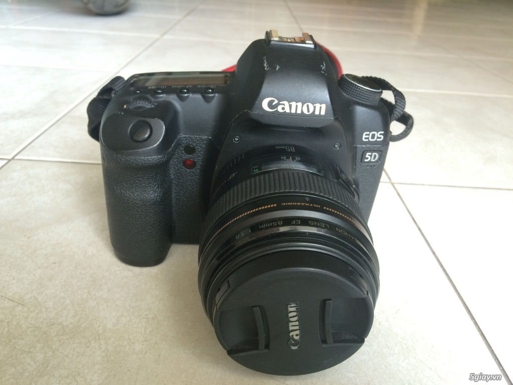 Combo Canon 5D mark II + lens 85 f1.8