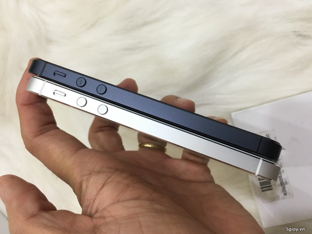 Iphone5 hàngn new 100% chưa acitve - full bảo hành - có thể bh tại Việt Nam.