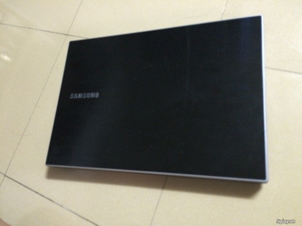Dư dùng bán nhanh Samsung NP300V4z