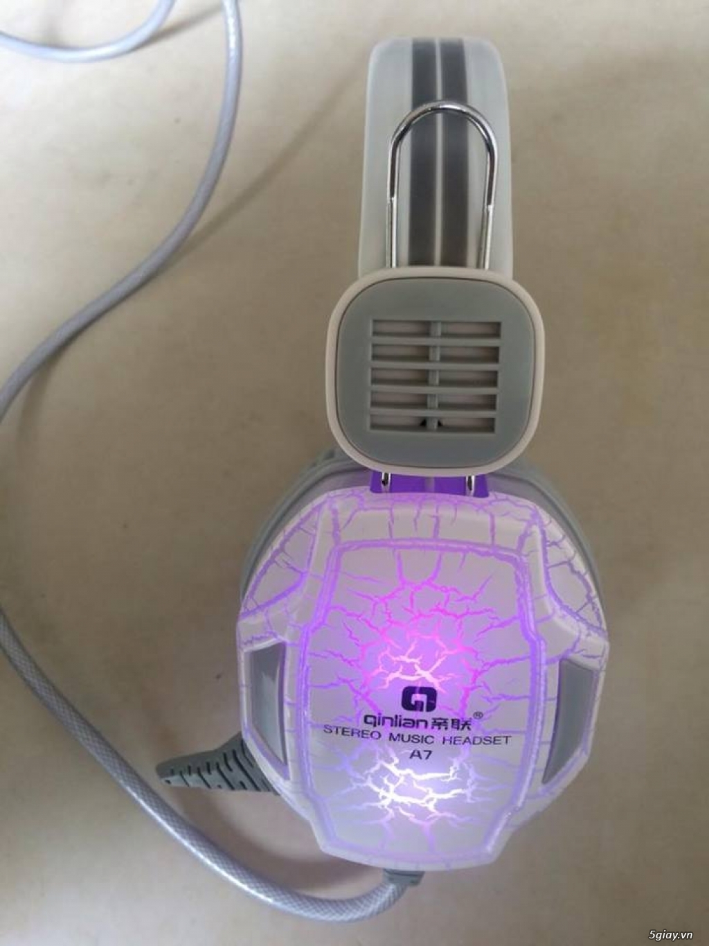 Bán lẻ rẻ như bán buôn, Tai nghe Qinlian a7 đèn LED, bền đẹp chất lượng giá rẻ