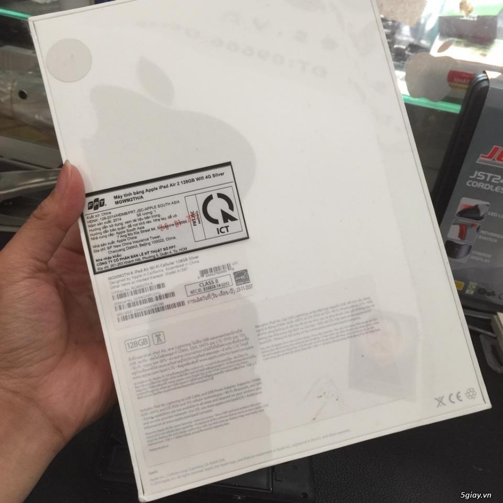 Bán iPad Air 2 128Gb Silver 4G Hàng FPT seal Zin chưa active - 1