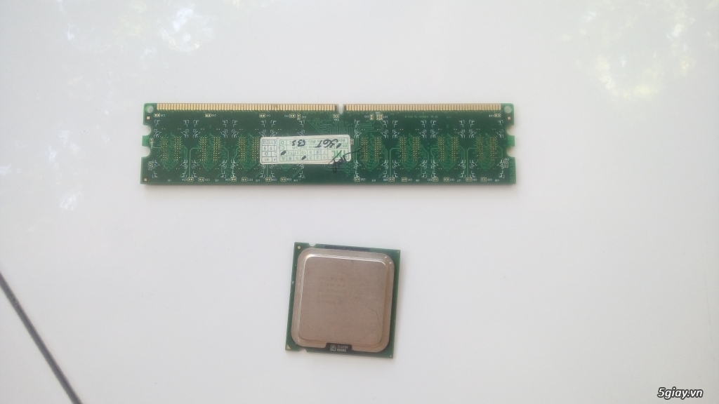 Laptop ve chai = 800k + Ram, CPU = 100k - 2