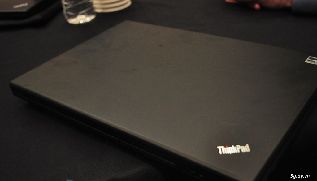Laptop màn hình siêu đẹp, siêu bự Lenovo Thinkpad L512