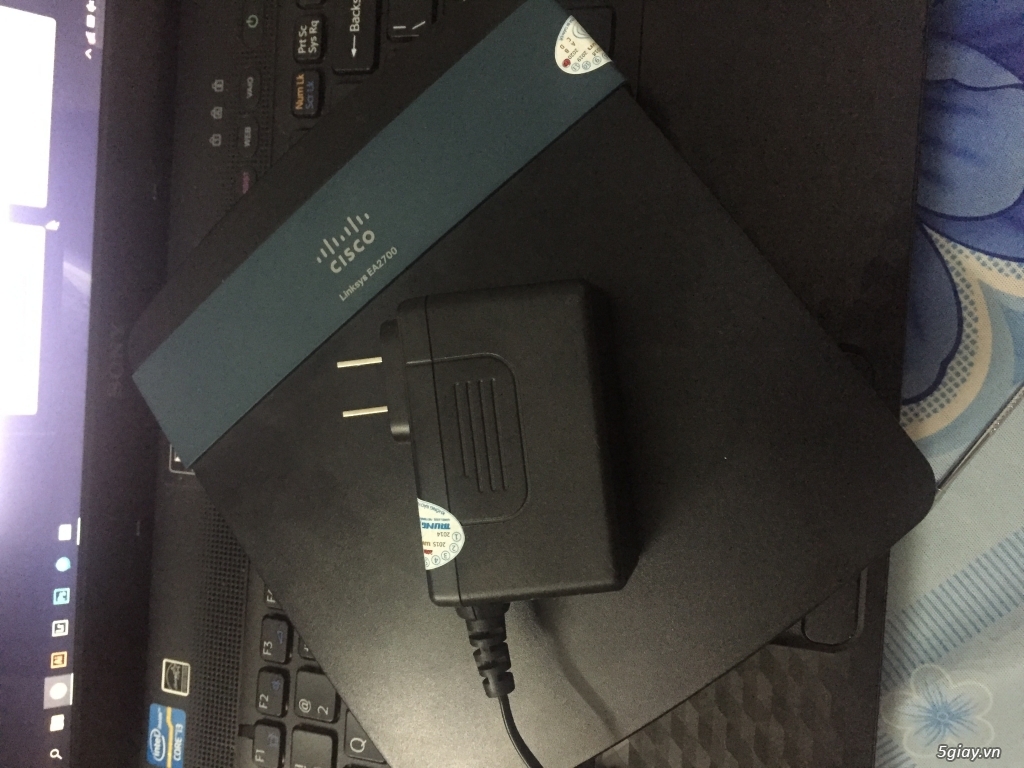 Cần bán Router Linksys EA2700 like new 99%